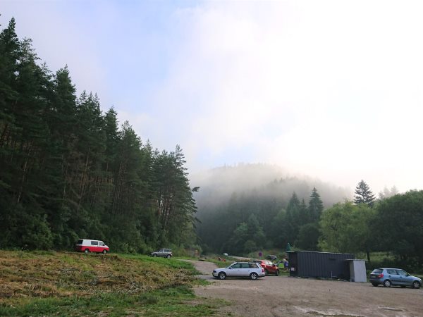 Kalameny, fürdő melletti parkoló Szlovákiában