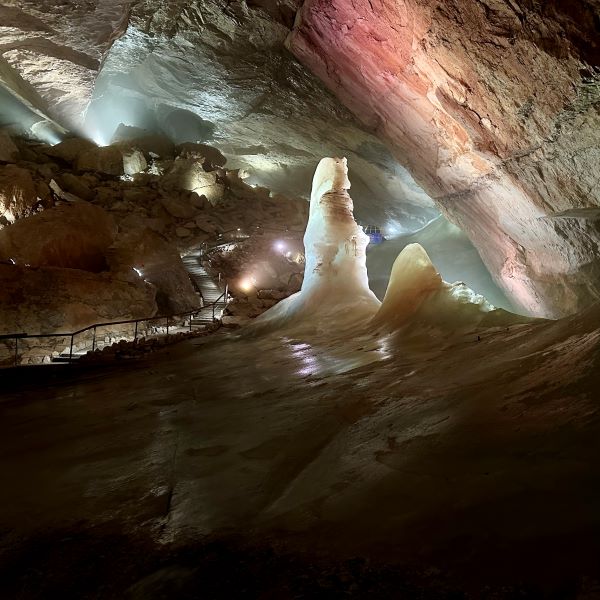 Dachstein-Krippenstein Jégbarlang, Ausztria