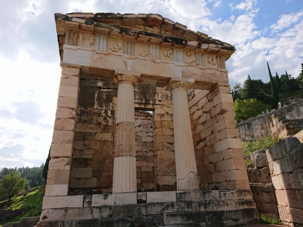 Kincstár épólete, Delphoi Régészeti Park, Görögország