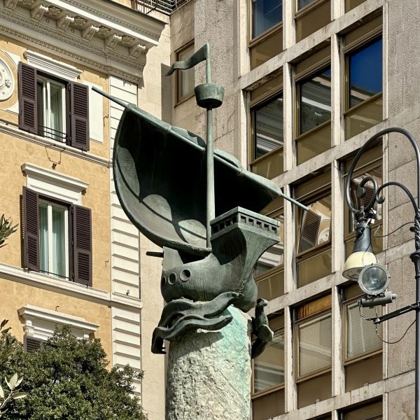 bronz hajószobor a 20. századból Róma, Olaszország