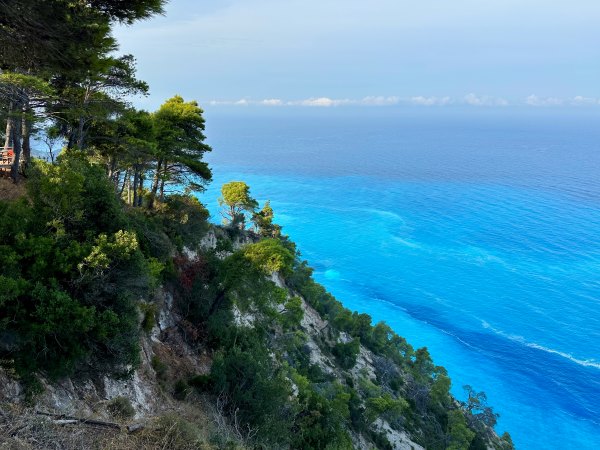kék tengervíz ezer árnyalata Lefkádán, Görögország