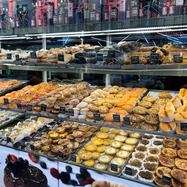 cukrászdai kirakat Lisszabonban, Portugália