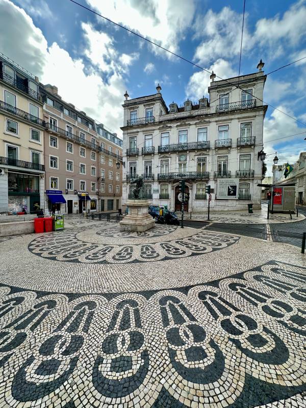  Largo do Chiado tér Lisszabonban, Portugália