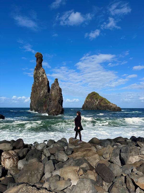 Madeira Ribeira da Janela sziklái, ismerősek lehetnek a Starwars Acolyte sorozatából, Portugália