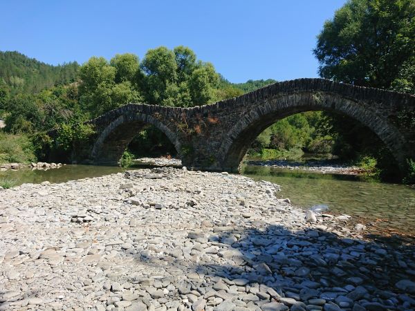 Mylos kőhíd kipi határában, Görögország