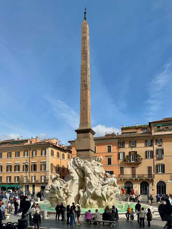 Navona tér, Négy folyó kútja,  Róma, Olaszország