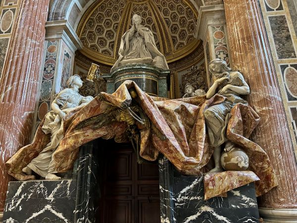 Szent Péter-bazilika Bernini VII. sándor pápa síremléke