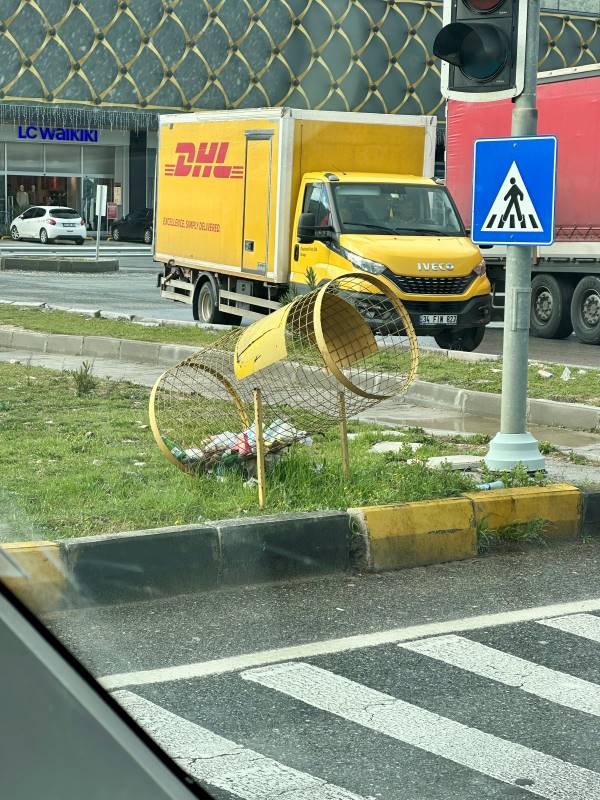 Szemetes a piros lámpánál Törökországban